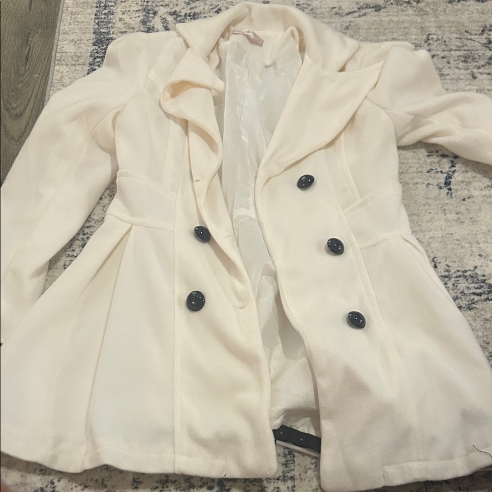 Elegant Ivory Double-Breasted Women's Trench Coat